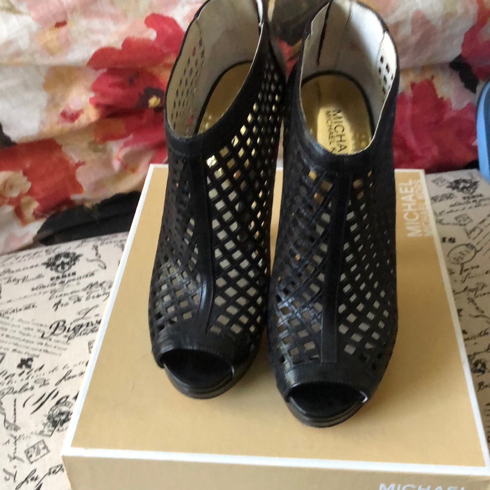 Micheal Kors Heels